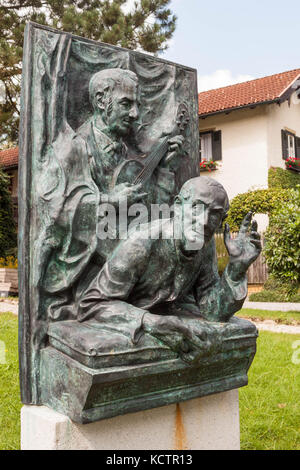 Oberndorf bei Salzburg, Österreich - 30. August 2016: Ein Denkmal für Franz Xaver Gruber und Joseph Mohr - die Autoren der Stille ist ein Weihnachtslied Nacht' Stockfoto