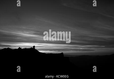 Monochrome Sonnenuntergang, Naturpark Roque Nublo, Gran Canaria, Kanarische Inseln Stockfoto