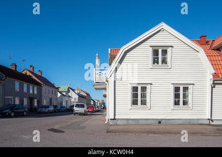 Traditionelle Gebäude in Borgholm auf der schwedischen Ostseeinsel Oland. Borgholm ist eine kleine Stadt und dennoch die größte Stadt in Oland. Stockfoto