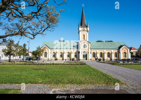 Borgholm Kirche am Borgholm Platz auf der schwedischen Ostseeinsel Oland. Borgholm ist die größte Stadt in Oland und die Kirche wurde 1879 erbaut. Stockfoto