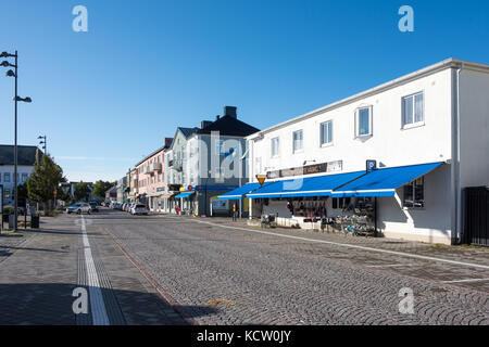 Traditionelle Gebäude in Borgholm auf der schwedischen Ostseeinsel Oland. Borgholm ist eine kleine Stadt und dennoch die größte Stadt in Oland. Stockfoto