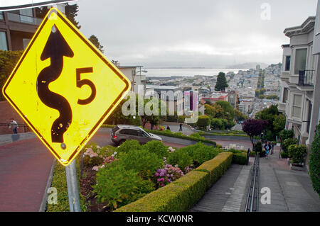 Der Lombard Street in San Francisco, Kalifornien, USA. Stockfoto