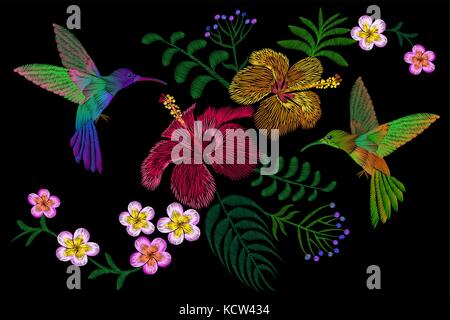 Kolibri um Blumen plumeria Hibiscus exotischen tropischen Sommer blühen. Stickerei Mode patch Dekoration Textildruck schwarzen Hintergrund Vorlage Stock Vektor