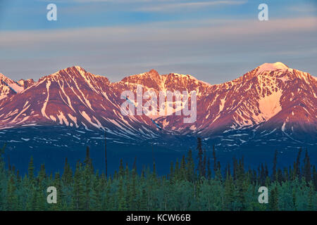 St. Elias Mountains, eine Untergruppe der Pacific Coast Ranges, von Haines Junction, Yukon, Kanada Stockfoto