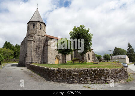 SAINT-GOUSSAUD, Frankreich - 23. Juli 2017: Die Kirche von saint-goussaud auf dem Camino De Santiago, der Jakobsweg. Stockfoto