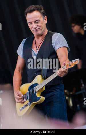 Zurich Schweiz. 09. Juli 2012. Bruce Springsteen führt live auf der Bühne im Stadion Letzigrund während der 'Wrencking Ball Tour" Stockfoto