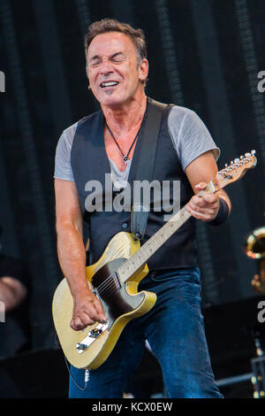 Zurich Schweiz. 09. Juli 2012. Bruce Springsteen führt live auf der Bühne im Stadion Letzigrund während der 'Wrencking Ball Tour" Stockfoto