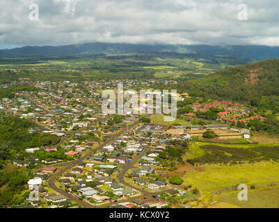 Luftaufnahme von Lihue, Kauai, an einem bewölkten Tag Hawaii. Stockfoto