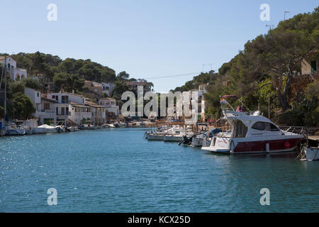 Blick auf Fischerdorf und die Bucht von Cala Figuera, Cala Figuera, Mallorca, Balearen, Spanien. Stockfoto