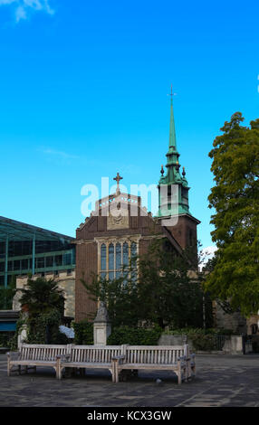 Historische All Hallows-durch-die-Tower oder St. Maria, der Jungfrau, oder All Hallows Bellen - eine alte Anglikanische Kirche am Byward Street in London. Stockfoto