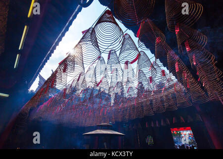 Spirale Weihrauch im Thien Hau Tempel in Ho Chi Minh City, Vietnam Stockfoto