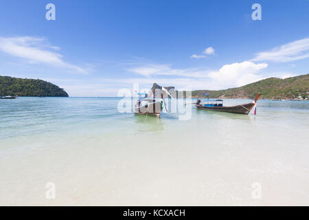 Traditionelle thai Longtail-Boot im Andaman Meer Stockfoto