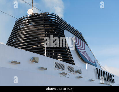 Von dämpfen, die auf Kreuzfahrtschiff Viking Star Trichter Stockfoto