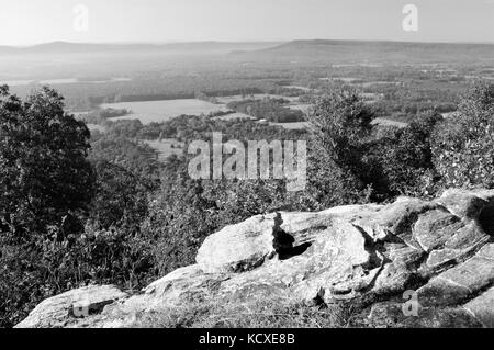 Mit Blick auf den Petit Jean Grabstätte im Petit Jean State Park, Arkansas Stockfoto