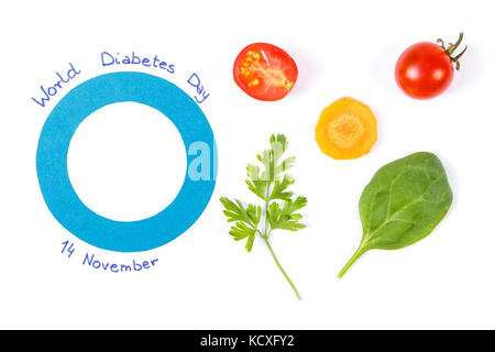 Frisches Gemüse und blauen Kreis als Symbol der Weltdiabetestag, Konzept der gesunden Ernährung während der Krankheit Stockfoto