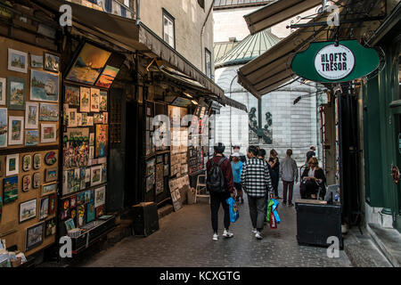 Quebec Kanada 13.09.2017 Street Art Ausstellung Künstler mit Gemälden für Touristen in der Altstadt von Quebec City Stockfoto