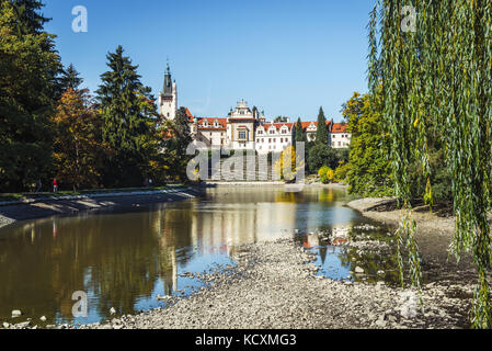 Prag, Tschechische Republik - 23 September, 2017: die Menschen besuchen pruhonice Schloss und Park. Das Schloss seine aktuelle neo-renaissance Form erhielt, die Stockfoto