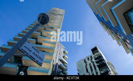 Solaria Turm, Mailand, Porta Nuova Hochhaus Residenzen, Italien. Mailand. Italiens höchstes Wohnhaus. Blick vom Alvar Aalto Platz Stockfoto