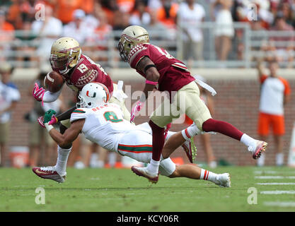 Tallahassee, Florida, USA. 7. Okt 2017. MONICA HERNDON | Zeiten. Während der Florida State Seminoles, die Spiele gegen die Miami Hurricanes am 7. Oktober 2017, bei Doak Campbell Stadium in Tallahassee, Fla. Credit: Monica Herndon/Tampa Bay Zeiten/ZUMA Draht/Alamy leben Nachrichten Stockfoto