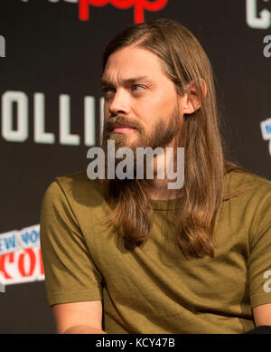 New York, Vereinigte Staaten. 07 Okt, 2017. Tom Payne The Walking Dead Panel am Theater im Madison Square Garden während der Comic Con 2017 Credit besucht: Lev radin/alamy leben Nachrichten Stockfoto