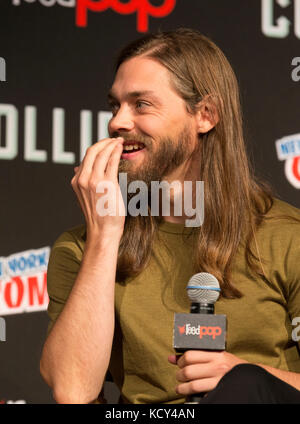 New York, Vereinigte Staaten. 07 Okt, 2017. Tom Payne The Walking Dead Panel am Theater im Madison Square Garden während der Comic Con 2017 Credit besucht: Lev radin/alamy leben Nachrichten Stockfoto