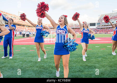 Houston, TX, USA. 7. Okt 2017. Southern Methodist Mustangs Cheerleadern im 1. Quartal eine NCAA Football Spiel zwischen der SMU Mustangs und der Universität von Houston Cougars bei tdecu Stadion in Houston, TX. Houston gewann das Spiel 35-22. Trask Smith/CSM/Alamy leben Nachrichten Stockfoto