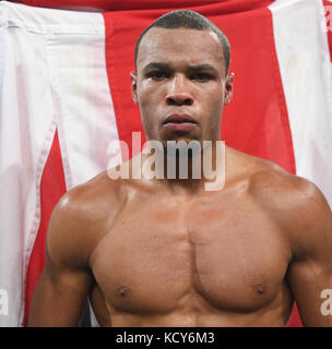 Stuttgart, Deutschland. Oktober 2017. Chris Eubank Jr. aus Großbritannien nach seinem Sieg im Super-Mittelgewicht-Viertelfinale des IBO-Boxweltcups in Stuttgart am 7. Oktober 2017. Quelle: Marijan Murat/dpa/Alamy Live News Stockfoto