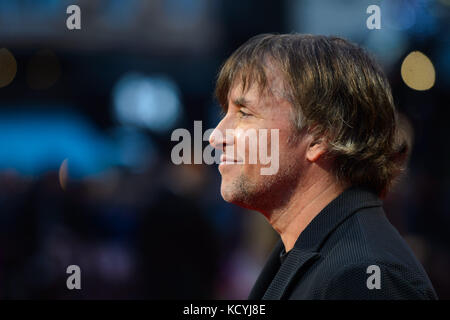 Richard Linklater die Teilnahme an der Premiere der letzten Flagge, als Teil des BFI London Film Festival, im Odeon Kino in Leicester Square, London. Press Association Foto. Bild Datum: Sonntag, Oktober 8th, 2016 Photo Credit: matt Crossick/PA-Kabel Stockfoto