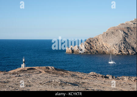 Felsige Küste am Cap Fornells und Cap de sa Paret, Menorca, Spanien Stockfoto