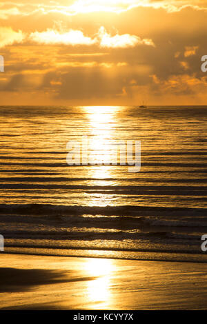 Agate Beach Sonnenuntergang,, Haida Gwaii, der früher als Queen Charlotte Islands, British Columbia, Kanada bekannt Stockfoto