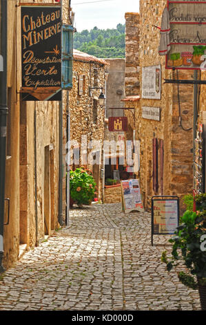 Rue des Martyrs, Minerve, Herault, Languedoc-Roussillon, Frankreich Stockfoto