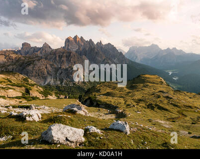 Sonnenuntergang am Monte campedelle und Col de le Bisse, Sextner Dolomiten, Südtirol, Trentino - Südtirol, Alto-Adige, Italien Stockfoto