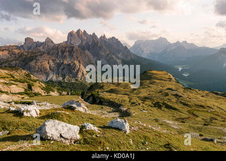 Sonnenuntergang am Monte campedelle und Col de le Bisse, Sextner Dolomiten, Südtirol, Trentino - Südtirol, Alto-Adige, Italien Stockfoto