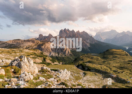 Sonnenuntergang am Monte campedelle und Col de le Bisse, Sextner Dolomiten, Südtirol, Trentino - Südtirol, Alto-Adige, Italien Stockfoto