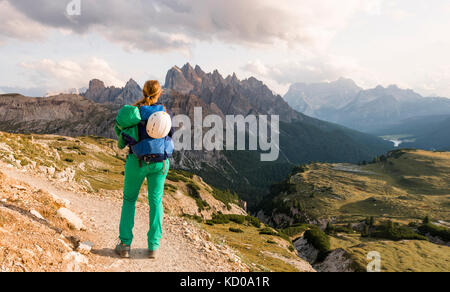 Wandern Sonnenuntergang am Monte campedelle und Col de le Bisse, Sextner Dolomiten, Südtirol, Trentino - Südtirol, Alto-Adige, Italien Stockfoto