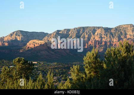 Blick von Sedona airport übersehen bei Sonnenuntergang Stockfoto