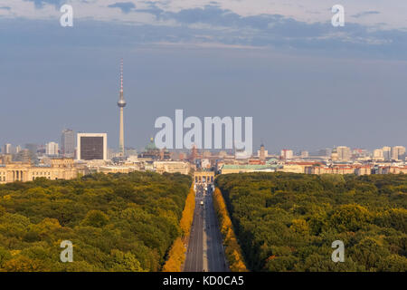 Panoramablick von der Spitze der Siegessäule in Berlin, Deutschland Stockfoto