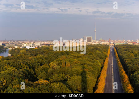 Panoramablick von der Spitze der Siegessäule in Berlin, Deutschland Stockfoto