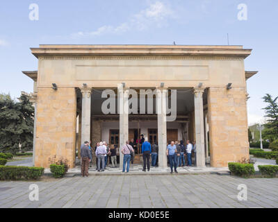 Joseph Stalin Museum in der Stadt Gori in Georgien, seine Kindheit in Eine colonnaded Gebäude geschützt Stockfoto