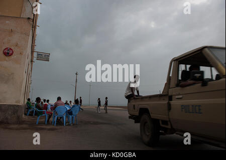 Szenen de Rues de Nuit à Massawa. Mars 2013. Straßen Nachtleben in Massawa, März 2013. Stockfoto