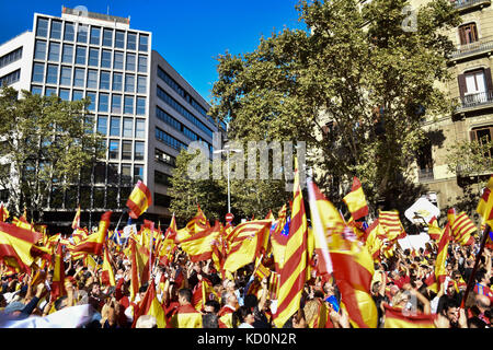 Barcelona, Spanien. 8. Oktober, 2017. pro Einheit Demonstration gegen katalanischen Unabhängigkeit Credit: Piero cruciatti/alamy leben Nachrichten Stockfoto