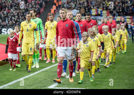 Kopenhagen, Dänemark. Oktober 2017. Simon Kjær aus Dänemark startet in Telia Parken für die WM-Qualifikation zwischen Dänemark und Rumänien in Kopenhagen. Quelle: Gonzales Photo/Alamy Live News Stockfoto