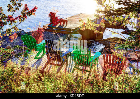 Rasen Stuhl auf Wharf, shad Bay, Nova Scotia, Kanada Stockfoto