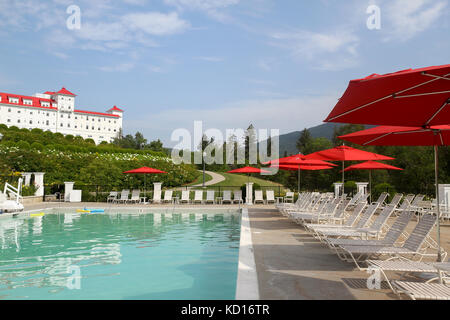 Außenpool im Omni Mount Washington Resort, Bretton Woods, New Hampshire, USA Stockfoto