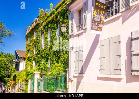 Die Außenfassade des Musee de Montmartre in Paris, Frankreich Stockfoto