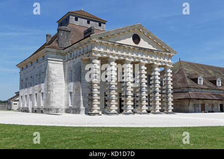 Direktorenhaus in der Saline Royale (Königliche Salinen) in Arc-et-Senans, Frankreich. Stockfoto