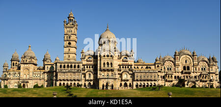 Typisches Beispiel für reich dekorierte indische Architektur Stockfoto