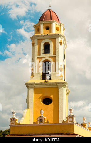 Glockenturm am ehemaligen Comvent San Francisco De Asis, jetzt die Mauseo Nacional De La Lucha Contra Bandidos, Trinidad, Sancti Spiritus, Kuba Stockfoto