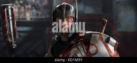 Thor: Ragnarok ist ein anstehenden amerikanischen Superhelden-Film basiert auf den Marvel Comics Charakter Thor, von Marvel Studios produziert und vertrieben von Walt Disney Studios Motion Pictures.  Dieses Foto ist nur zu redaktionellen Zwecken und unterliegen dem Copyright von der Filmgesellschaft und/oder der Fotograf von dem Film oder der Firma zugeordnet und kann nur durch Veröffentlichungen im Zusammenhang mit der Förderung der oben genannten Film reproduziert werden. Eine obligatorische Gutschrift auf die Filmgesellschaft ist erforderlich. Der Fotograf sollte auch angerechnet werden, wenn bekannt. Stockfoto