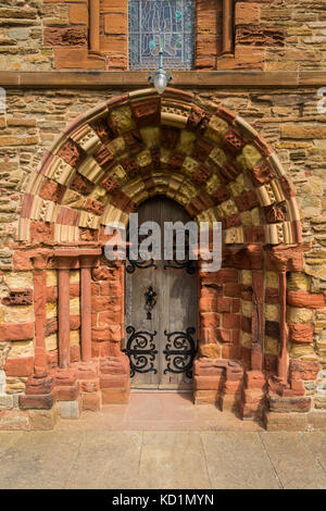 Die Tür des südlichen Querschiff der Kathedrale St. Magnus, Kirkwall, Orkney Mainland, Schottland, Großbritannien. Stockfoto